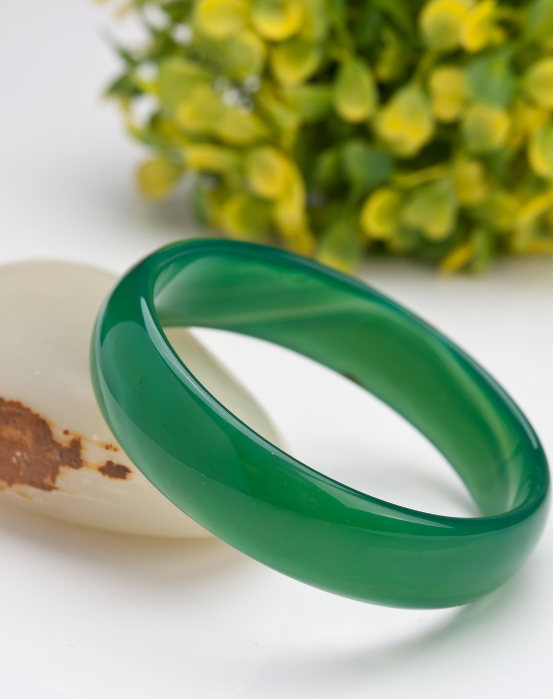 绿玛瑙绿意盎然手镯