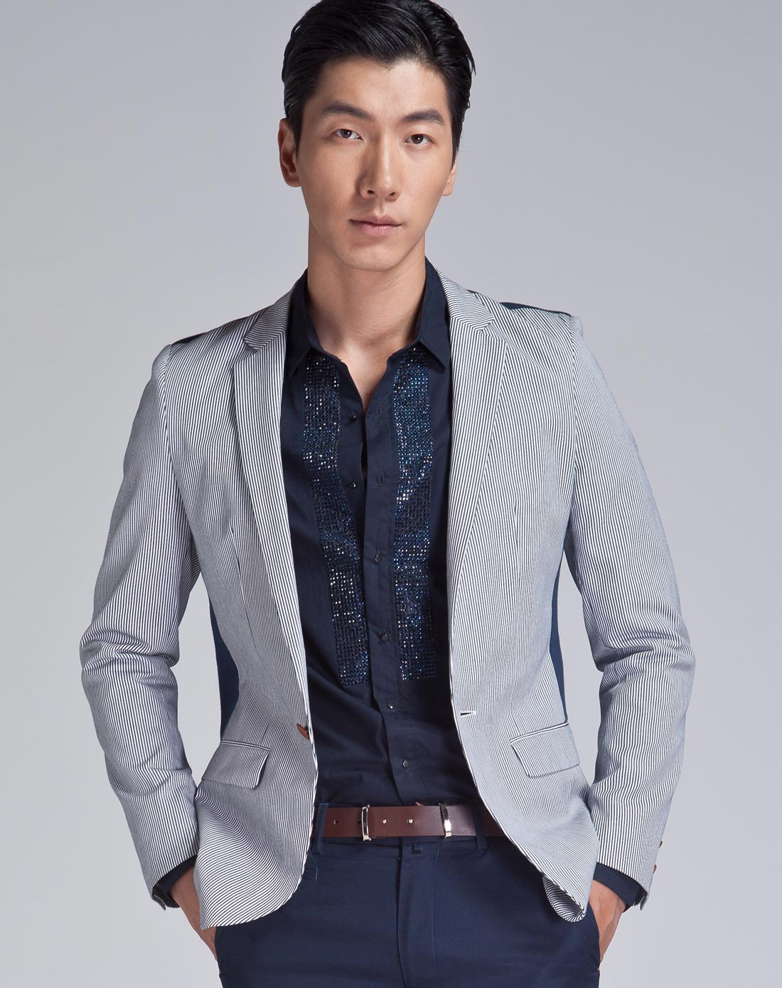 太平鸟蓝/白色翻领条纹拼接长袖西服80312116007_唯品会