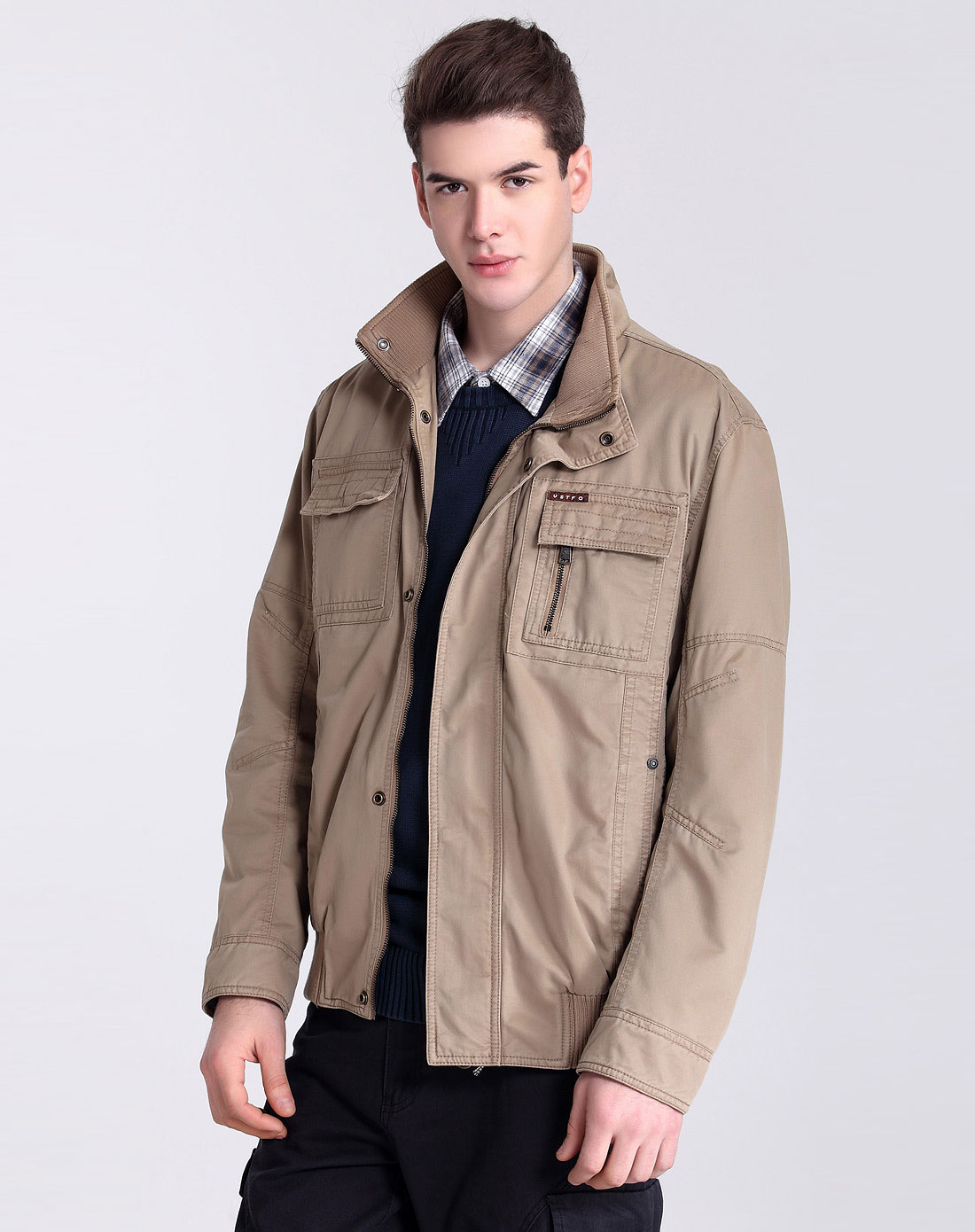 男款卡其色休闲外套