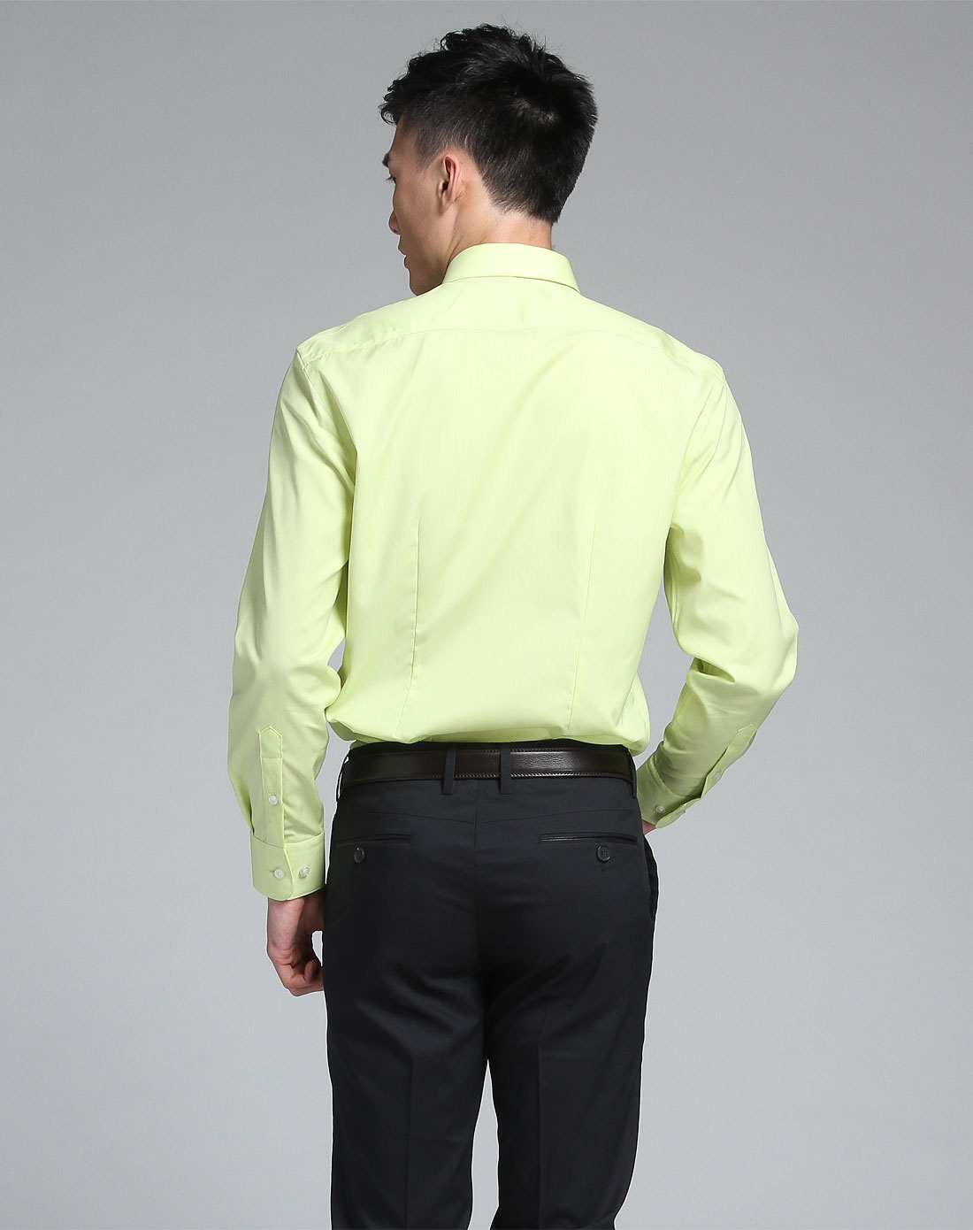 草绿色帅气经典长袖衬衫