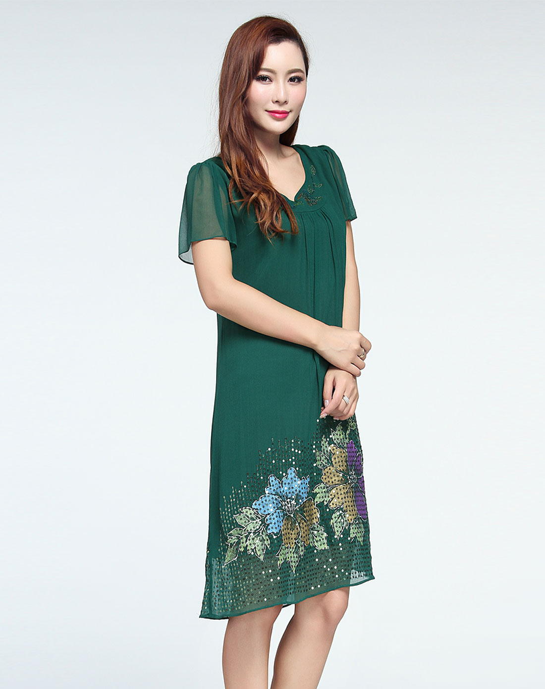烫珠图案绿色短袖连衣裙