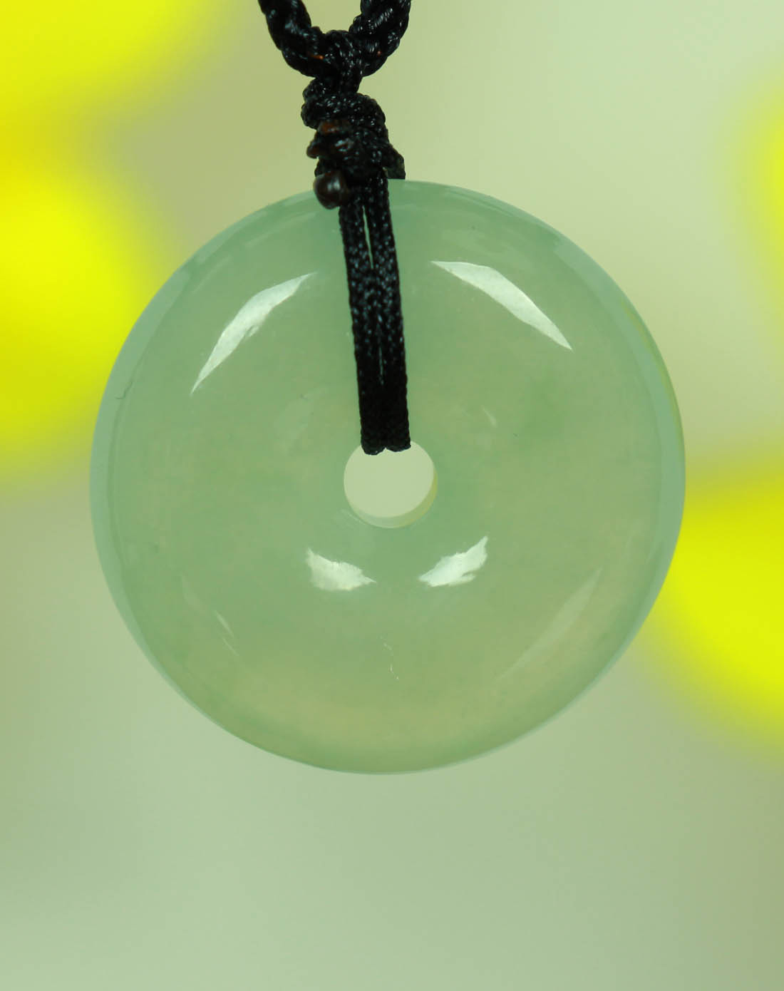 天然翡翠圆形吊坠(附带国家级认证证书)
