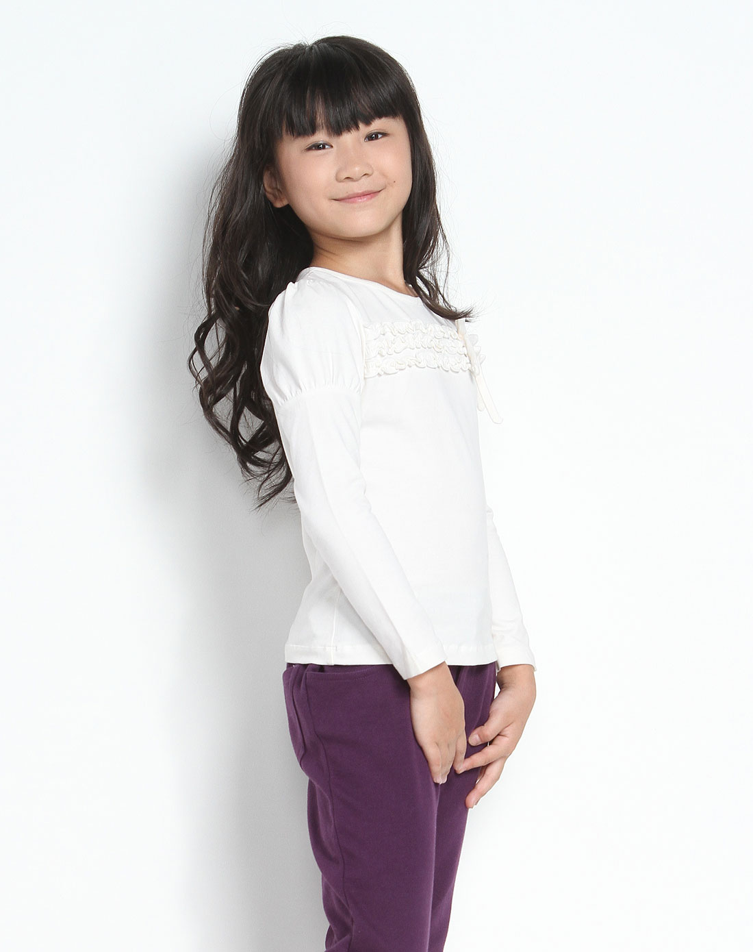 女童白色圆领长袖t恤