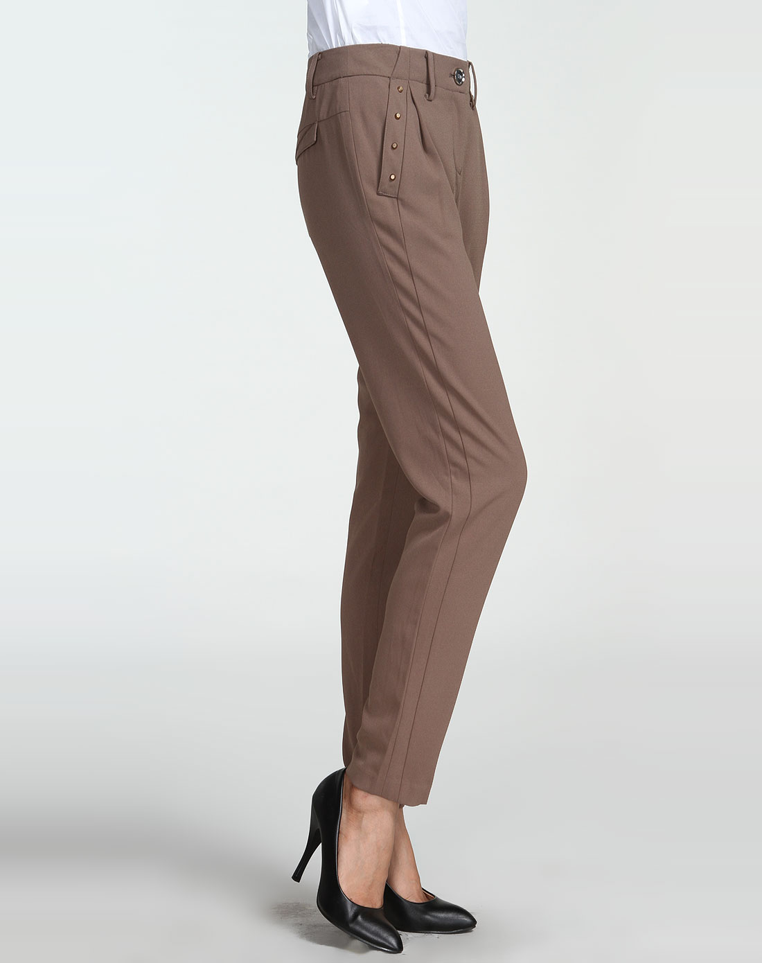 浅咖色简约休闲长裤