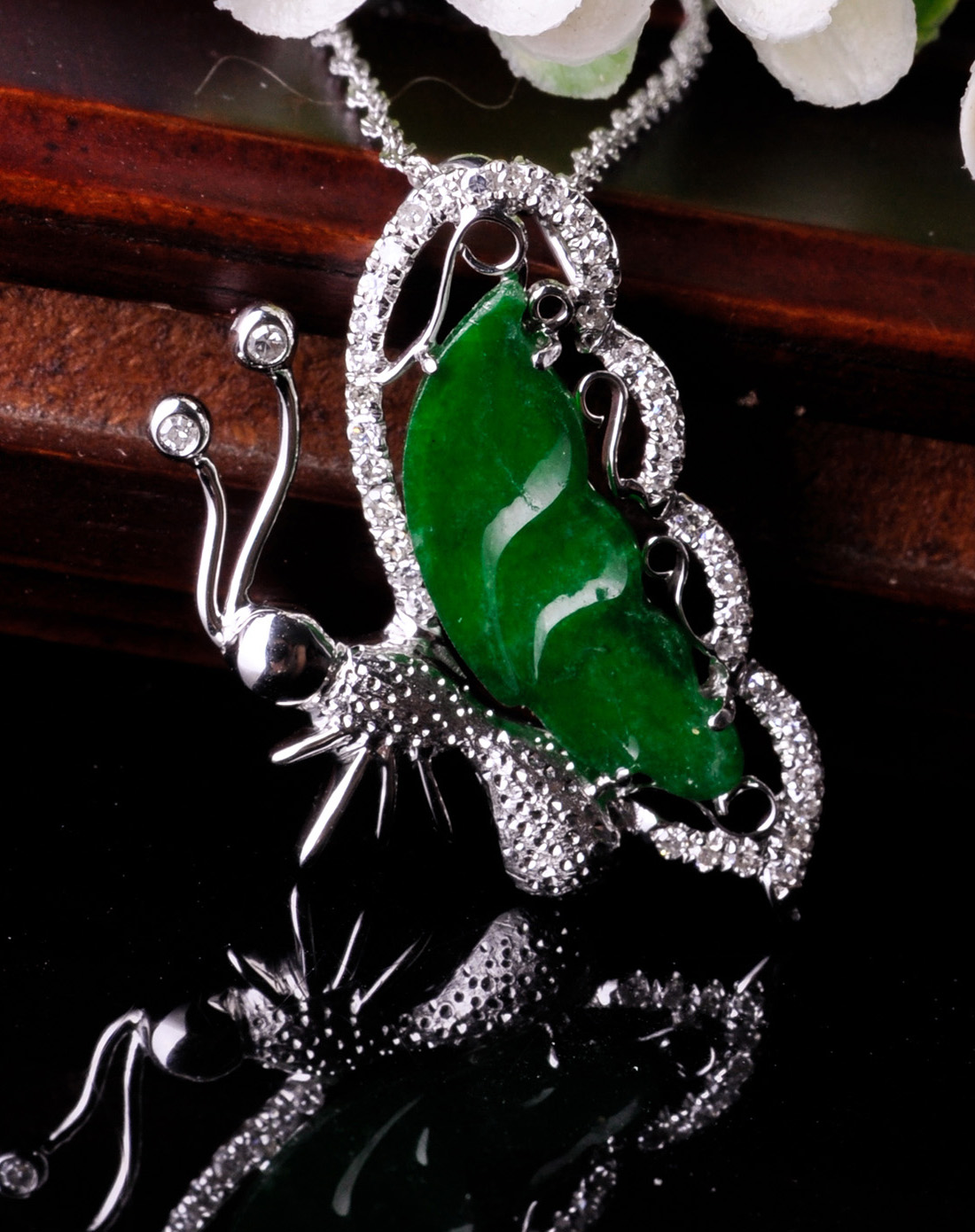 天然翡翠a货极品18k金包边蝴蝶吊坠