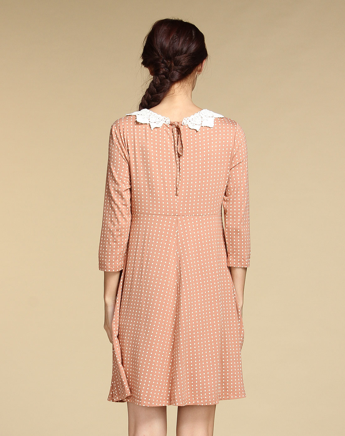 肉桂粉色黄点领口蕾丝中袖连衣裙